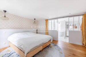 Bordeaux / Large flat in the heart of the historic centre