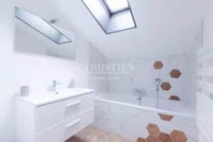 Bordeaux / Large flat in the heart of the historic centre