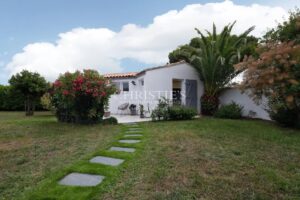 villa maison mer ile de ré saint-martin-de-ré piscine plage jardin garage calme lumineux