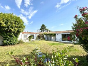 Propriété à Saint-Martin-de-Ré avec annexe et terrain constructible