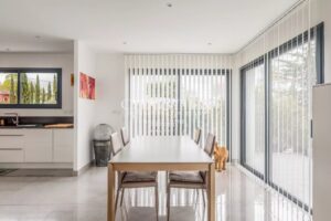 Camblanes – Élégante maison contemporaine avec vue dominante