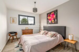 Camblanes – Élégante maison contemporaine avec vue dominante