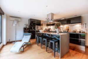 Jardin Public - Duplex rue d'Aviau de 123m² avec terrasse et garage