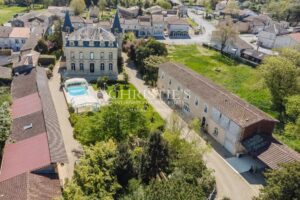 Château hôtelier et touristique à 40 min de Bordeaux.