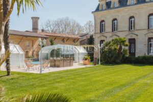 Château hôtelier et touristique à 40 min de Bordeaux.