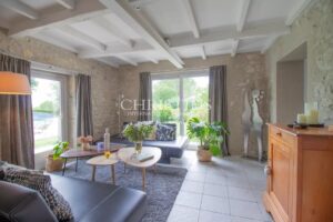 Deux magnifiques maisons perchées sur une colline, avec piscine, près d'Agen