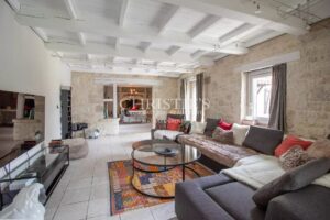 Deux magnifiques maisons perchées sur une colline, avec piscine, près d'Agen