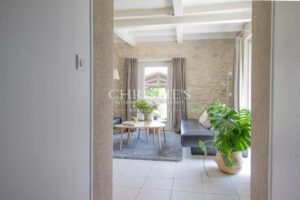 Deux magnifiques maisons perchées sur une colline, avec piscine, près d'Agen