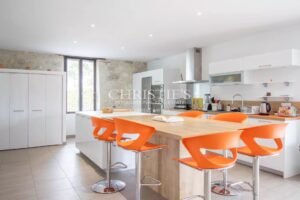 Deux magnifiques maisons perchées sur une colline, avec piscine, près d'Agen