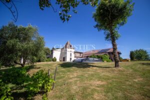 Deux magnifiques maisons perchées sur une colline, avec piscine, près d'Agen