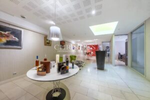 COGNAC - Prestigieuse maison de négoce avec vignoble