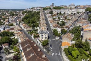 Magnificent Art Nouveau villa in the center of Angoulême.