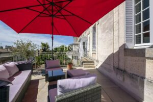Magnificent Art Nouveau villa in the center of Angoulême.