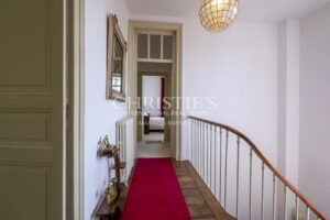 Magnificent Art Nouveau villa in the center of Angoulême.