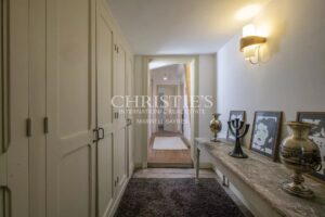 Magnificent Art Nouveau villa in the center of Angoulême.