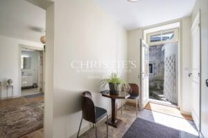 Magnificent Art Nouveau villa in the center of Angoulême.