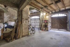 Magnificent Art Nouveau villa in the center of Angoulême.