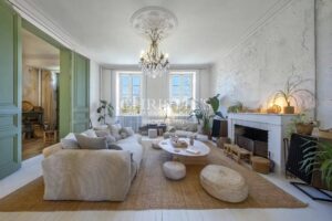 Un château baigné de lumière dans un écrin naturel d’exception – aux portes d’Angoulême