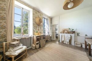 Un château baigné de lumière dans un écrin naturel d’exception – aux portes d’Angoulême