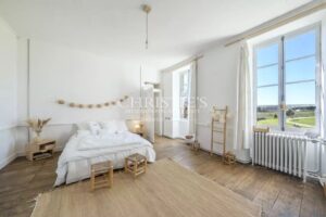 Un château baigné de lumière dans un écrin naturel d’exception – aux portes d’Angoulême