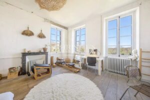 Un château baigné de lumière dans un écrin naturel d’exception – aux portes d’Angoulême