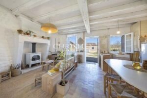 Un château baigné de lumière dans un écrin naturel d’exception – aux portes d’Angoulême