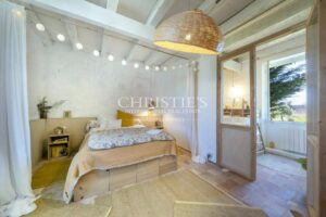 Un château baigné de lumière dans un écrin naturel d’exception – aux portes d’Angoulême