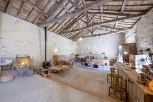 Un château baigné de lumière dans un écrin naturel d’exception – aux portes d’Angoulême