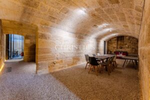 BORDEAUX SAINT-MICHEL - ANCIEN HANGAR RÉNOVÉ PAR ARCHITECTE