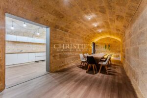 BORDEAUX SAINT-MICHEL - ANCIEN HANGAR RÉNOVÉ PAR ARCHITECTE