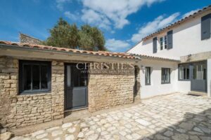 Charmante maison de famille rétaise, au cœur du village