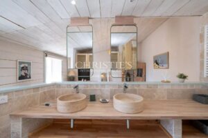 Charmante maison de famille rétaise, au cœur du village