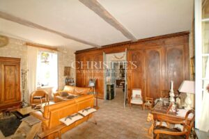 Propriété de 18 hectares avec vue dominante, maison de maître et gites - superbe potentiel  !