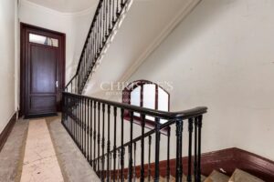 Esprit des lois - Appartement avec balcon, rénové