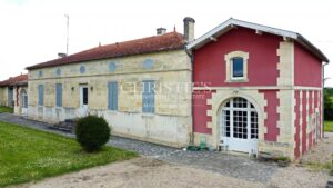 28 ha wine estate in excellent condition with attractive buildings