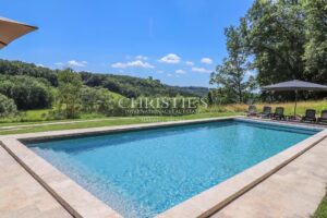 Domaine Rural, alimentés par l'énergie solaire et 100 % d'électricité renouvelable, Lac et 18 hectares de terrain vallonné