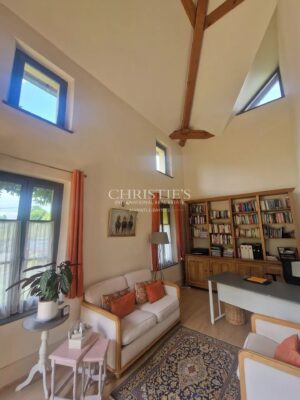 Propriété Époustouflante Signée par un Architecte, Avec Piscine, Lac Paisible et Terrain