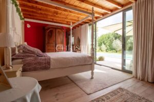 Propriété Époustouflante Signée par un Architecte, Avec Piscine, Lac Paisible et Terrain