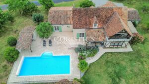 Périgourdine country GOLF property nestled within a PRESTIGIOUS GOLFING ESTATE