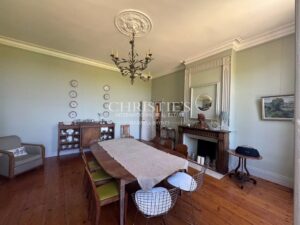 Chartreuse du XIXe siècle au bord de la Dordogne