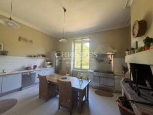 Chartreuse du XIXe siècle au bord de la Dordogne