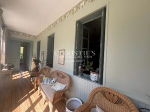 Chartreuse du XIXe siècle au bord de la Dordogne