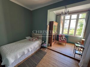 Chartreuse du XIXe siècle au bord de la Dordogne