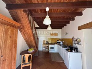 Chartreuse du XIXe siècle au bord de la Dordogne