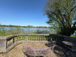 Chartreuse du XIXe siècle au bord de la Dordogne