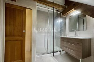 Imposant Château du XIXe Siècle avec Maison de Gardien, à Seulement 20 Minutes de Poitiers