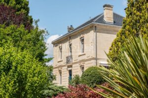 Saint Laurent d'Arce - Elégante propriété dans un écrin de verdure