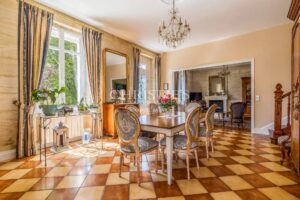 Saint Laurent d'Arce - Elégante propriété dans un écrin de verdure