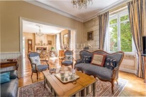 Saint Laurent d'Arce - Elégante propriété dans un écrin de verdure