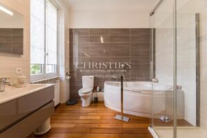 Saint Laurent d'Arce - Elégante propriété dans un écrin de verdure